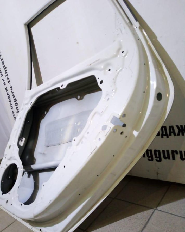 Дверь задняя правая Hyundai i30 oem 770042L010 (скл-3) Дверь задняя правая Hyundai i30 oem 770042L010 (скл-3)