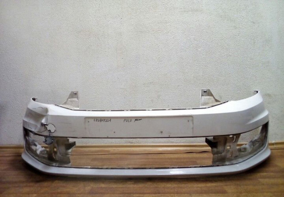 Бампер передний Volkswagen Polo рест Oem 6RU807221 (вмятина)