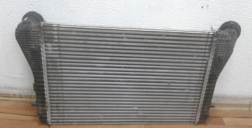 Интеркулер Volkswagen Tiguan 1 / Passat B6 oem 3c0145805r