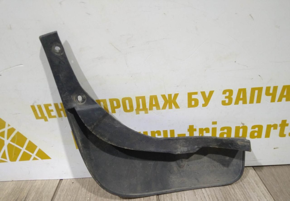 Брызговик задний правый бу Renault Duster OEM 788126833R
