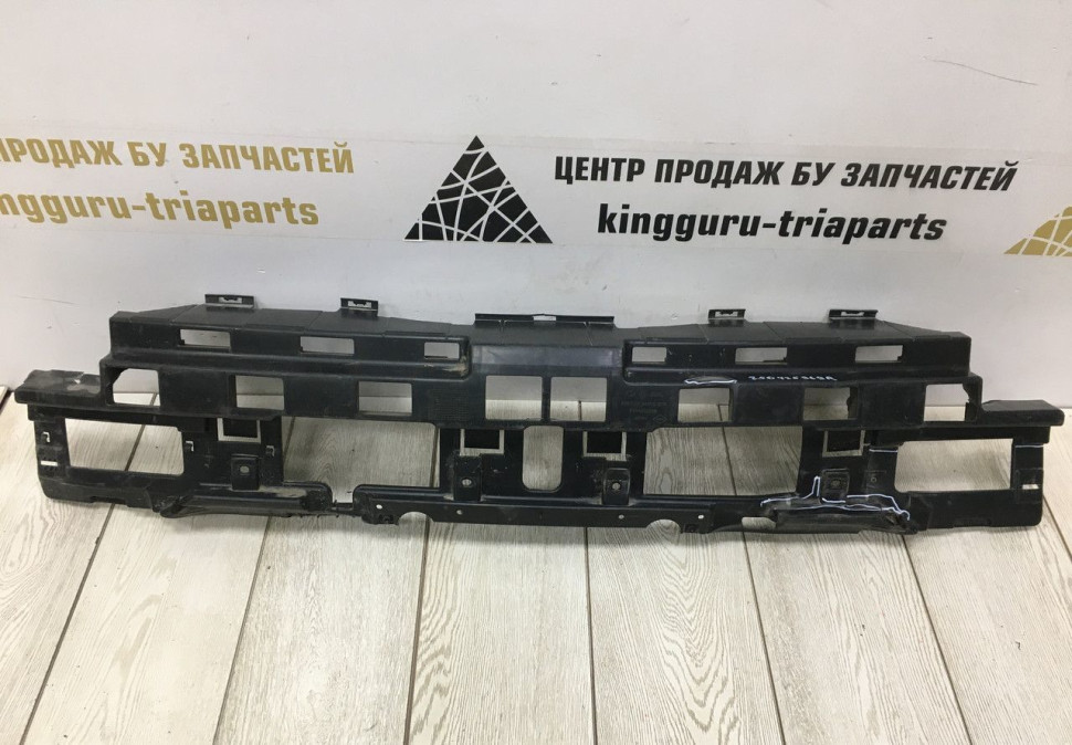 Кронштейн заднего бампера Renault Koleos 2 OEM 850425969R