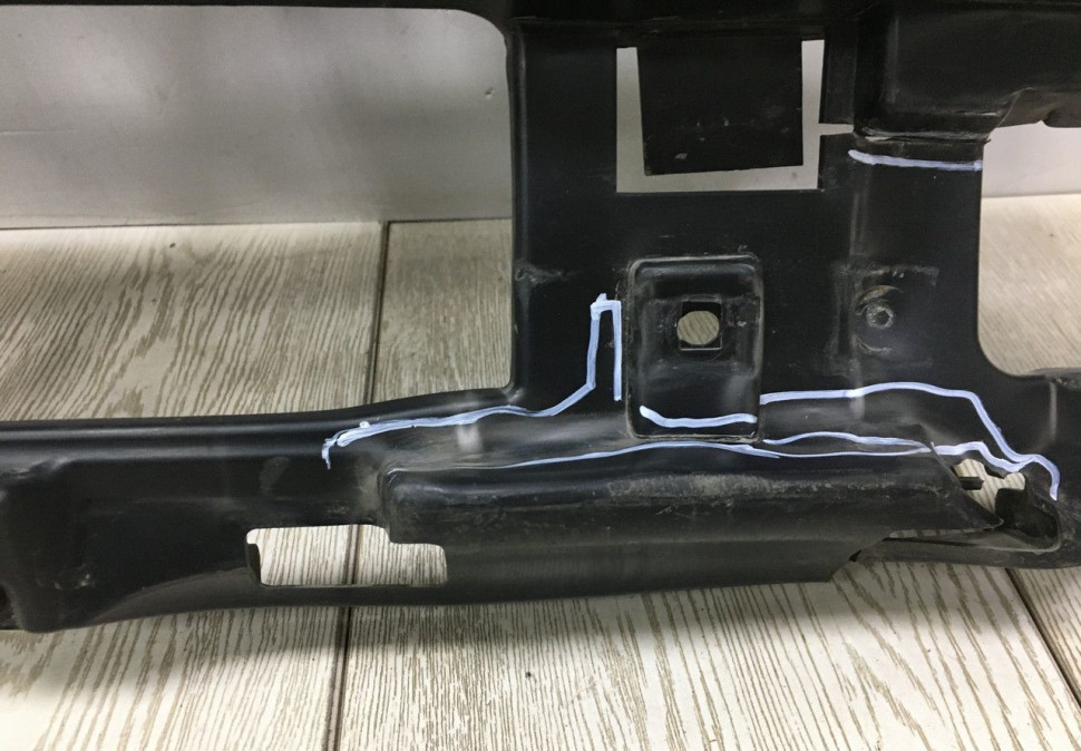 Кронштейн заднего бампера Renault Koleos 2 OEM 850425969R