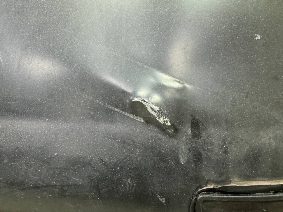 Панель двери задняя правая Volkswagen Golf 5 oem 1k6833394 (вмятина)