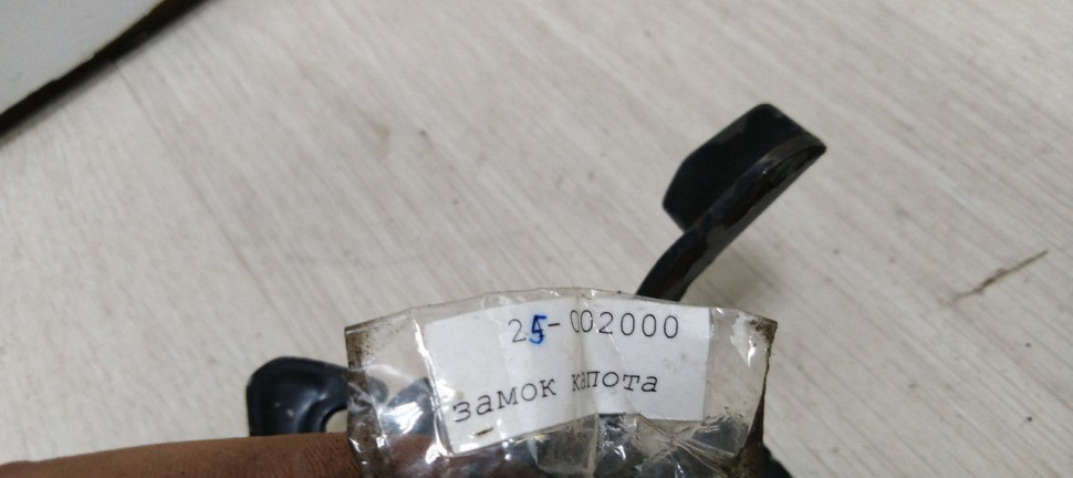 Замок капота Kia Ceed 1 07-12 oem 811301H200 Замок капота Kia Ceed 1 07-12 oem 811301H200