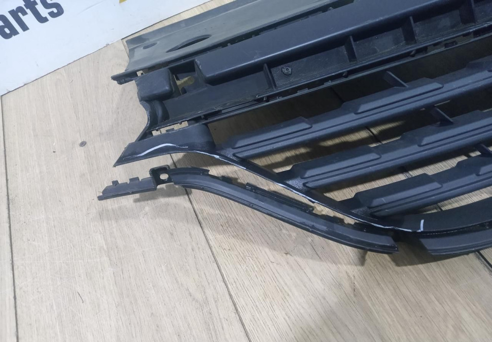 Решетка радиатора бу Renault Arkana OEM 623103013R