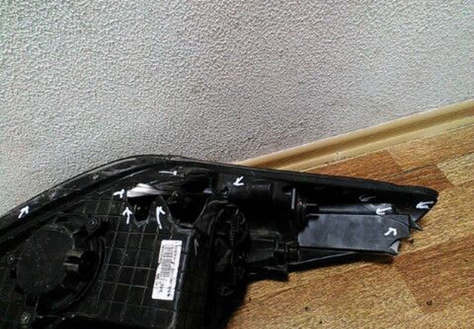 Фара левая Hyundai I30 (12>) галоген сломаны крепления разрушен корпус oem 92101a6110