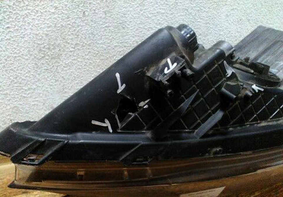 Фара левая Hyundai I30 (12>) галоген сломаны крепления разрушен корпус oem 92101a6110