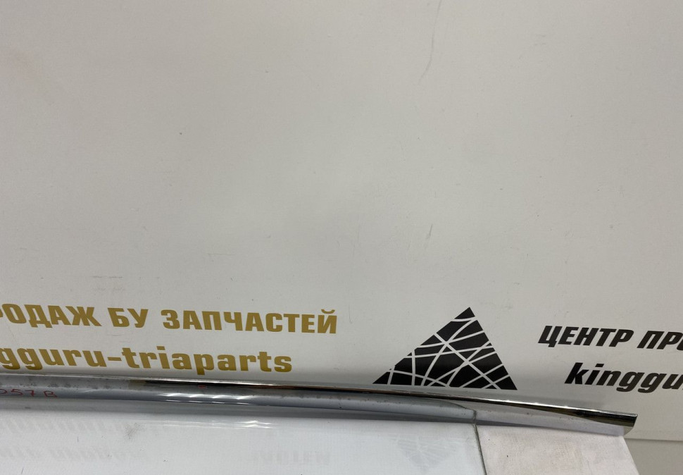 Молдинг кузова левый Volkswagen Multivan T6 2015 OEM 7E0853057B