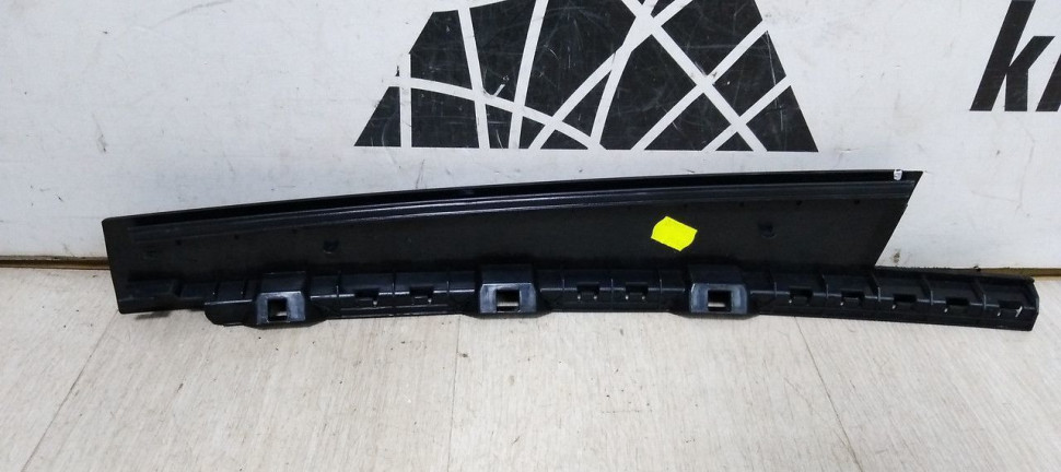 Молдинг рамки двери Volkswagen Tiguan 2 (16-20) oem 5NA839901 Молдинг рамки двери Volkswagen Tiguan 2 (16-20) oem 5NA839901