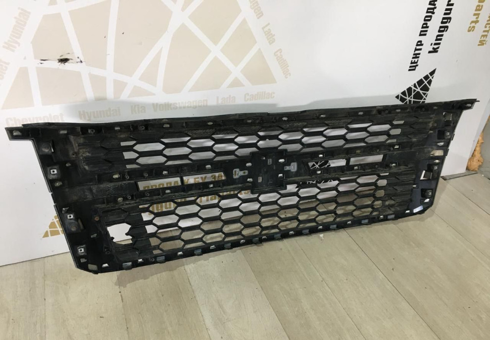 Решетка радиатора Chevrolet Tahoe 4 2014 OEM 84724083