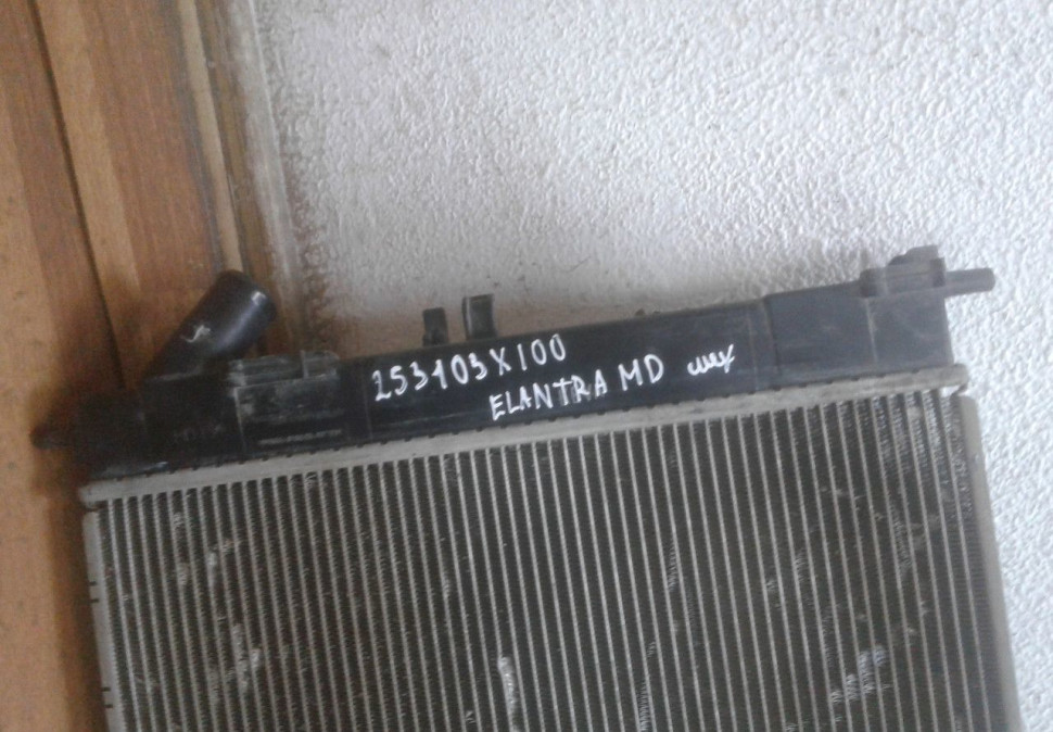 Радиатор охлаждения Hyundai Elantra 5 (10>14) oem 253103x100