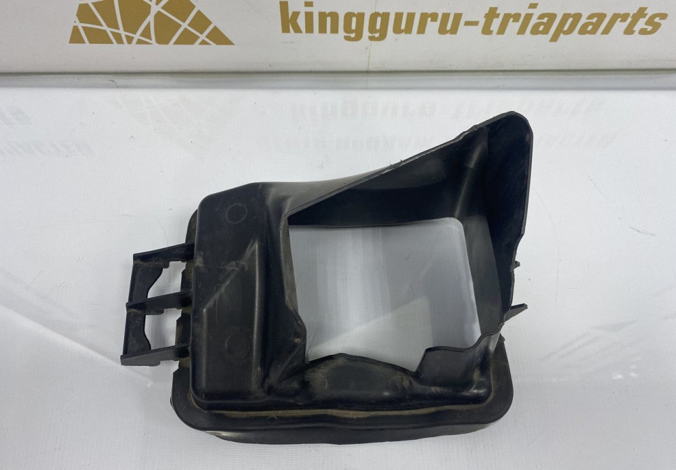 Воздуховод радиатора правый BMW 3 F30 OEM 51747255420
