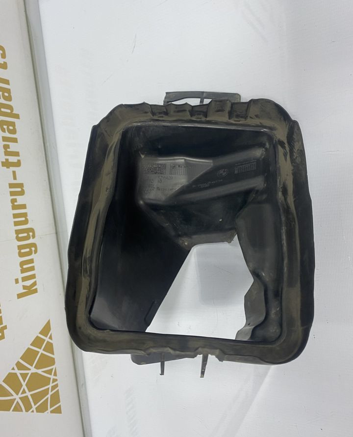 Воздуховод радиатора правый BMW 3 F30 OEM 51747255420 Воздуховод радиатора правый BMW 3 F30 OEM 51747255420