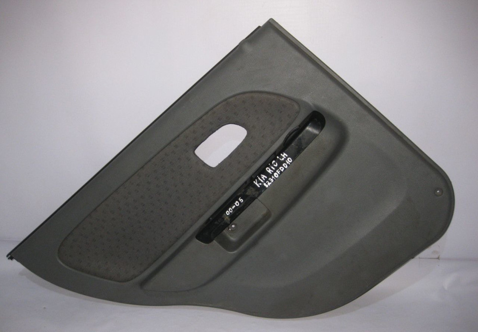 Обивка двери задняя левая Kia Rio 1 00-05 oem 82310FD010 (Скл-3)