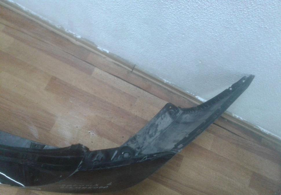 Бампер задний Hyundai Solaris 2 oem 86611h5000 (трещина)