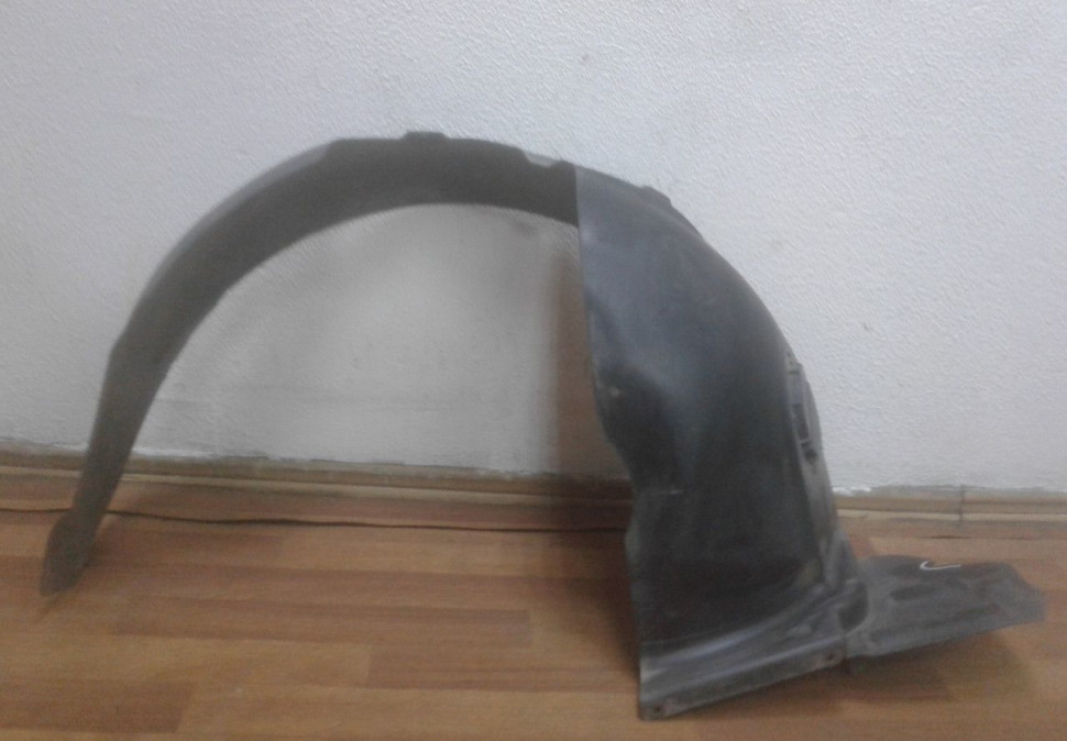 Подкрылок передний левый Lada Vesta oem 8450007043 (трещины ) (скл-3)