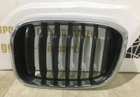 Решетка радиатора левая BMW X3 G01 OEM 51138091725