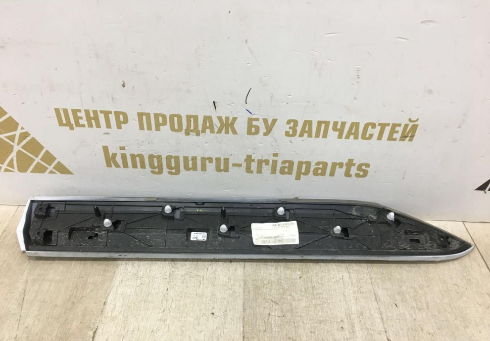 Молдинг двери задний правый  Skoda Superb 3 OEM 3V0853596A