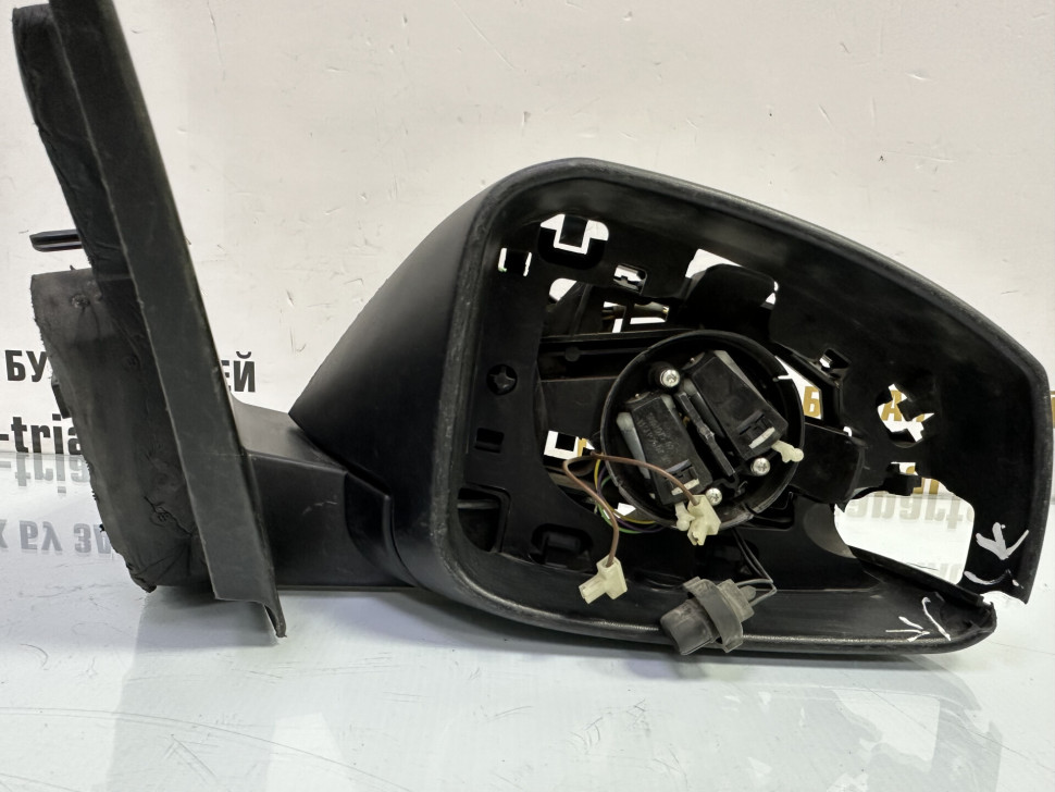 Корпус зеркала правый бу Renault Fluence OEM 963010175R