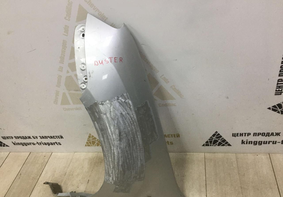 Крыло переднее левое Renault Duster 2010  OEM 631012718R