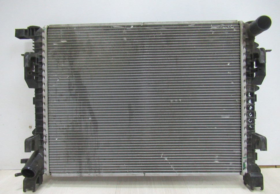 Радиатор охлаждения бу Lada Largus OEM 214105731R (скл-3)