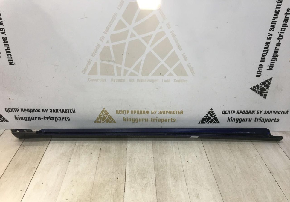 Накладка порога правая Volkswagen Passat B8 oem 3g0853858f