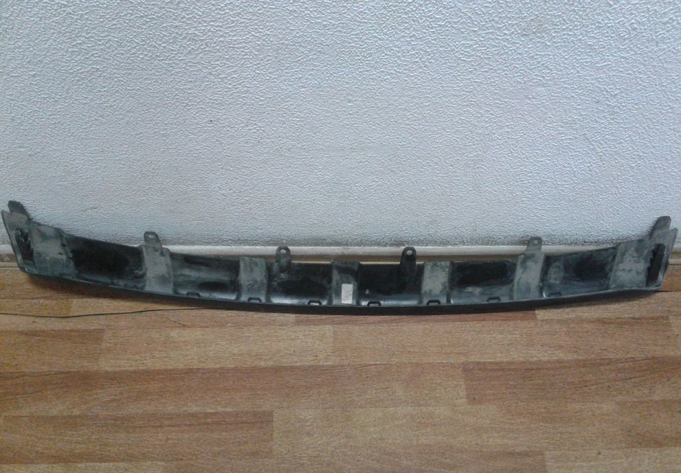 Накладка переднего спойлера Kia Sportage 4 (16>) oem 86565F1000 Накладка переднего спойлера Kia Sportage 4 (16>) oem 86565F1000