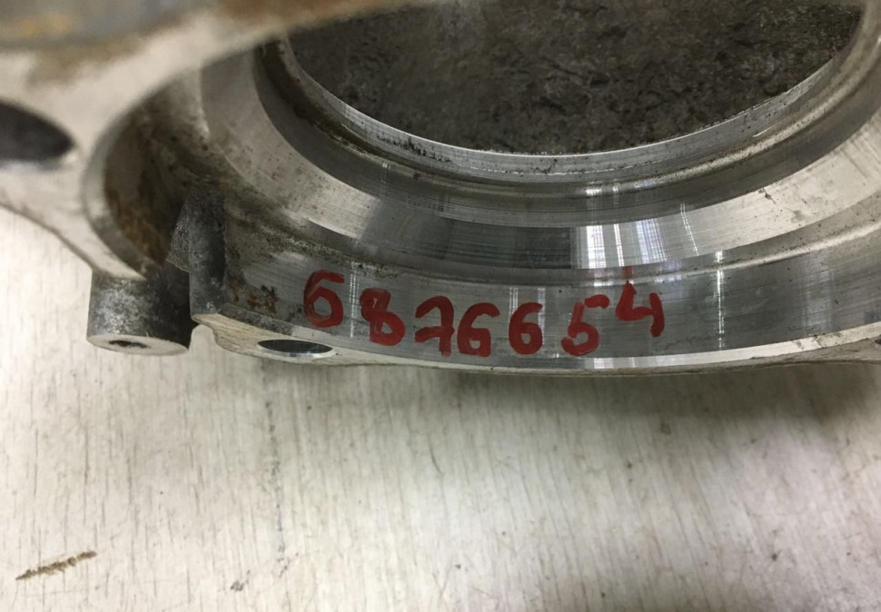 Кулак поворотный задний правый BMW X5 G05 OEM 6876654
