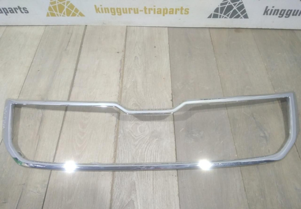 Молдинг решетки радиатора бу Skoda Kodiaq OEM 565853761