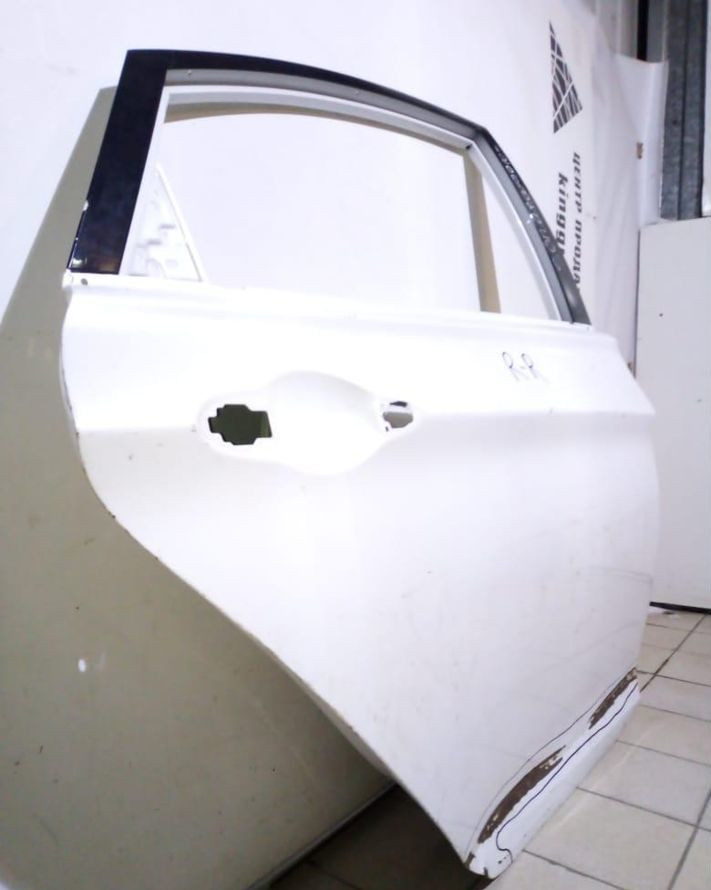 Дверь задняя правая Hyundai Sonata 6 YF oem 770043S000 (скл-3) Дверь задняя правая Hyundai Sonata 6 YF oem 770043S000 (скл-3)
