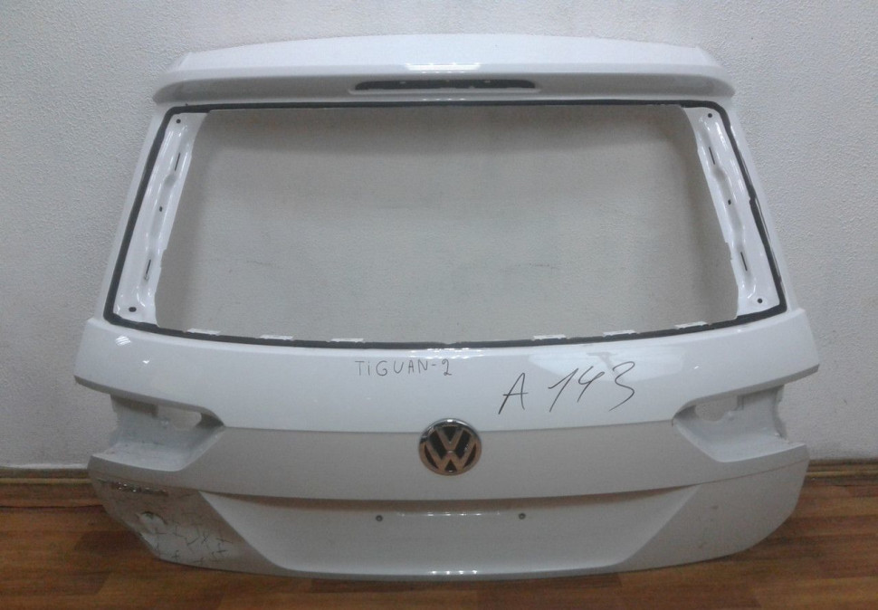 Крышка багажника Volkswagen Tiguan 2 (вмятина) (скл-3)