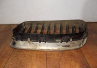Решетка радиатора правая бу BMW 5 F10 OEM 51137412324