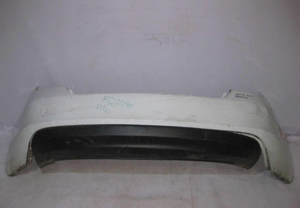 Бампер задний Skoda Rapid OEM 60U807421(трещины) (скл-3) Бампер задний Skoda Rapid OEM 60U807421(трещины) (скл-3)