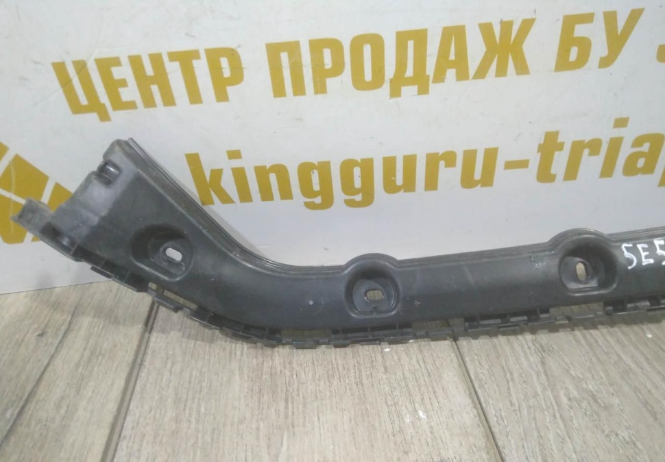 Кронштейн заднего бампера правый бу Skoda Octavia A7 OEM 5E5807394B