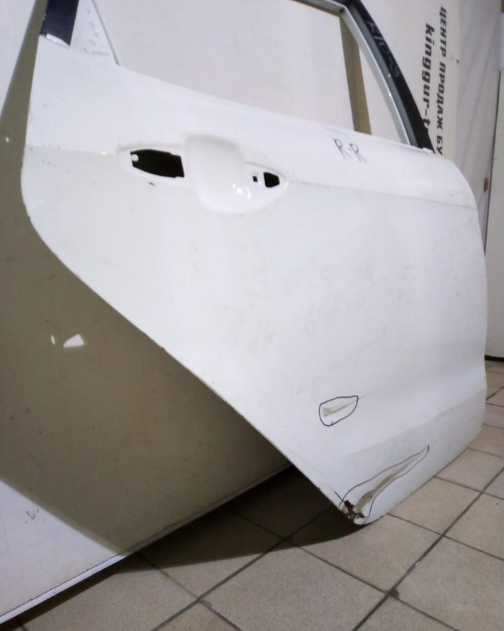Дверь задняя правая Kia Rio 3 седан  (11-17) oem 770044Y000 (скл-3)