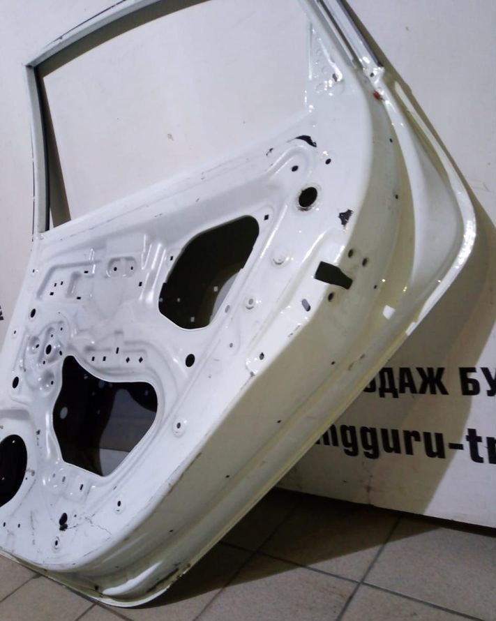 Дверь задняя правая Kia Rio 3 седан  (11-17) oem 770044Y000 (скл-3)