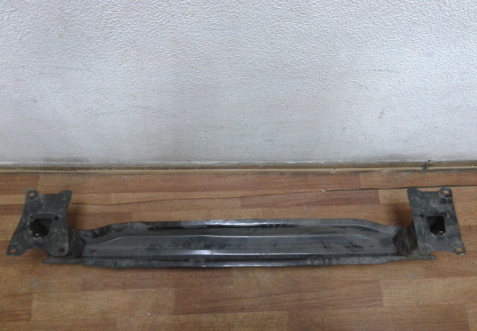 Усилитель заднего бампера Volkswagen Jetta 6 oem 5с6807311