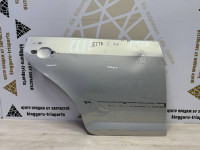 Дверь задняя правая Volkswagen Jetta 5 oem 1K5833106E (вмятина)