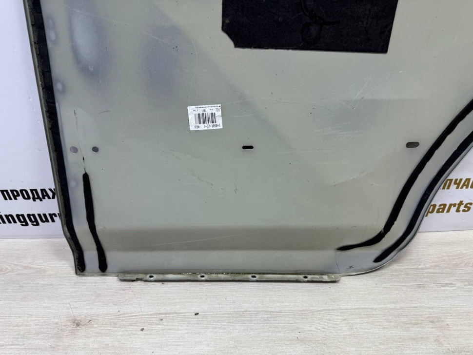 Дверь задняя правая Volkswagen Jetta 5 oem 1K5833106E (вмятина)
