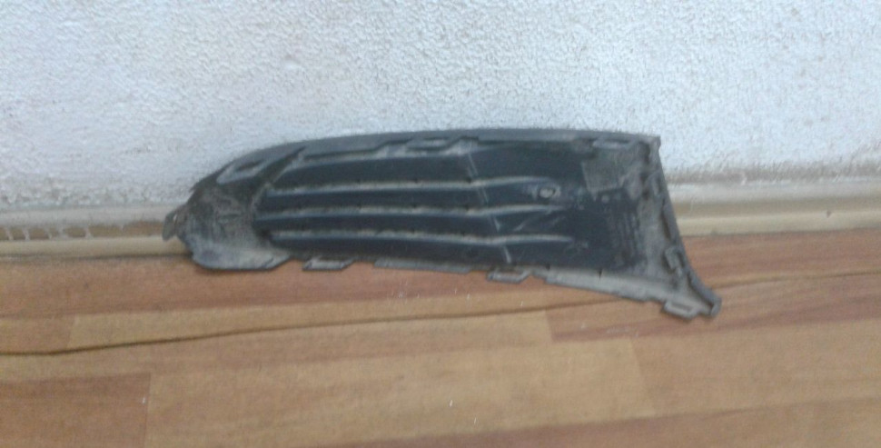Решетка рамка птф левая Volkswagen Polo до рест oem 6ru853665f