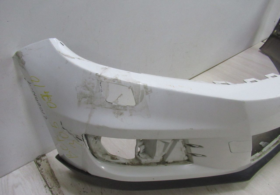 Бампер передний Volkswagen Tiguan 1 рест oem 5nu807221 (трещина) (скл-3) Бампер передний Volkswagen Tiguan 1 рест oem 5nu807221 (трещина) (скл-3)