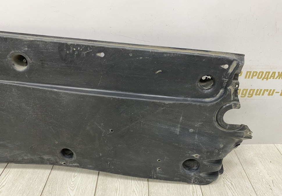 Облицовка днища Volkswagen Tiguan 1 oem 5qf825202e Облицовка днища Volkswagen Tiguan 1 oem 5qf825202e