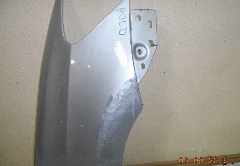 Крыло пер прав Volkswagen Polo сед oem 6r0821106 (скл-1)