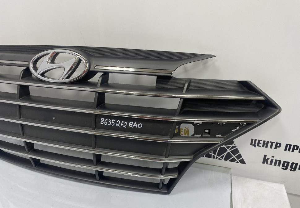 Решетка радиатора Hyundai Elantra 6 AD 2018 OEM 86352F2BA0