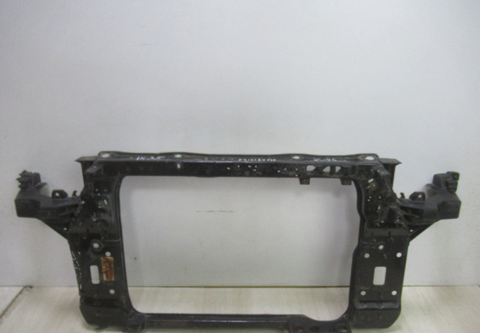 Панель передняя Hyundai Ix35 (10>) oem 641012Y000