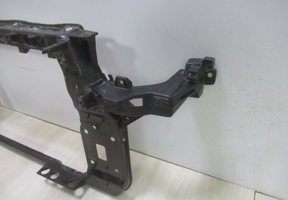 Панель передняя Hyundai Ix35 (10>) oem 641012Y000 Панель передняя Hyundai Ix35 (10>) oem 641012Y000