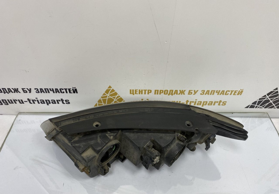Фара правая Hyundai Santa Fe 2 рестайлинг 2009 OEM 921022B025
