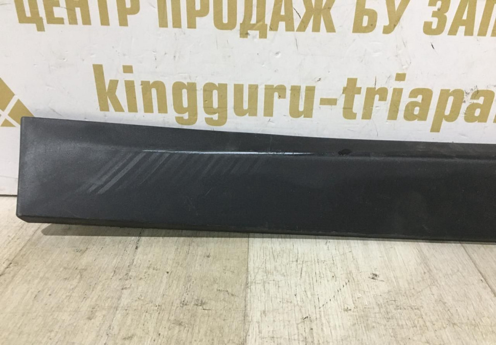 Молдинг двери задний правый BMW X1 F48 OEM 51137352094 Молдинг двери задний правый BMW X1 F48 OEM 51137352094