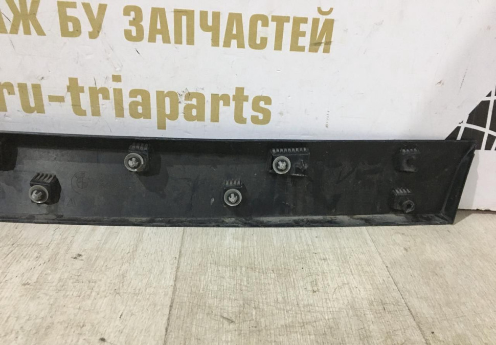 Молдинг двери задний правый BMW X1 F48 OEM 51137352094 Молдинг двери задний правый BMW X1 F48 OEM 51137352094