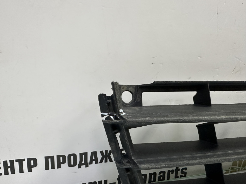 Решетка переднего бампера Volkswagen Touran 1 2003 OEM 1T0853677 Решетка переднего бампера Volkswagen Touran 1 2003 OEM 1T0853677